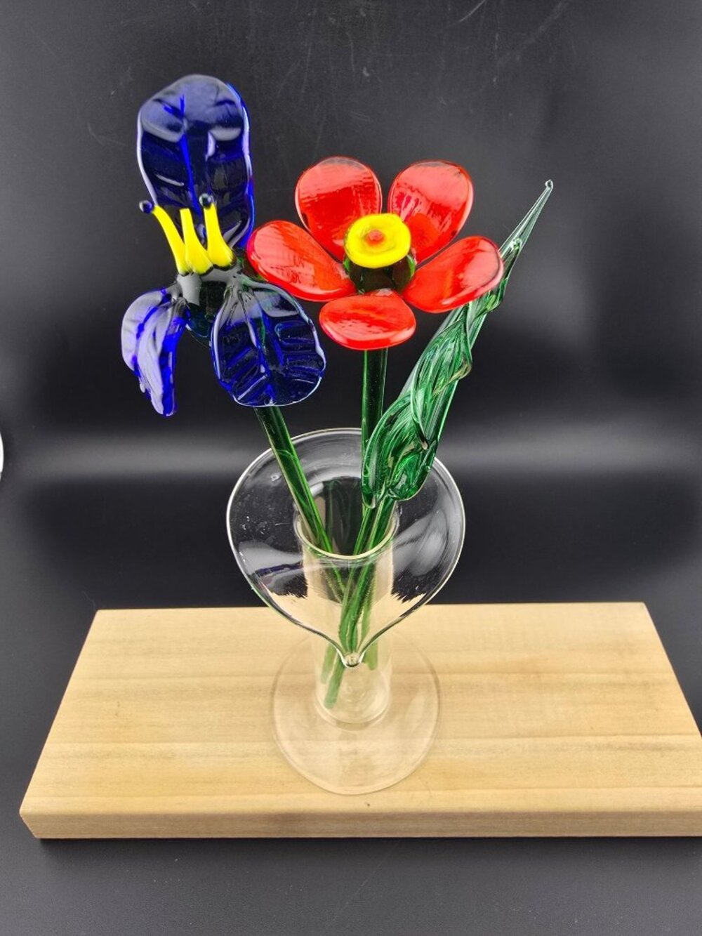 Handcrafted Glass Flower Bouquet With Vase - Red & Blue Floral Delicate